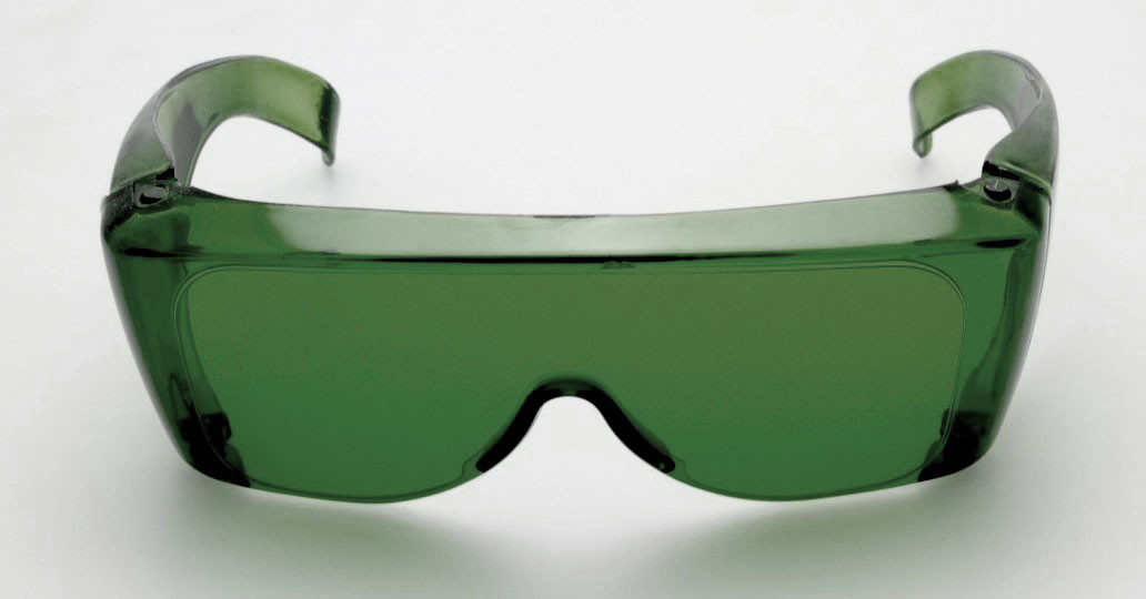 Sur Lunettes Vert protection UV Visible et Infrarouge