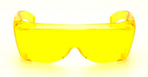 Sur lunettes jaunes